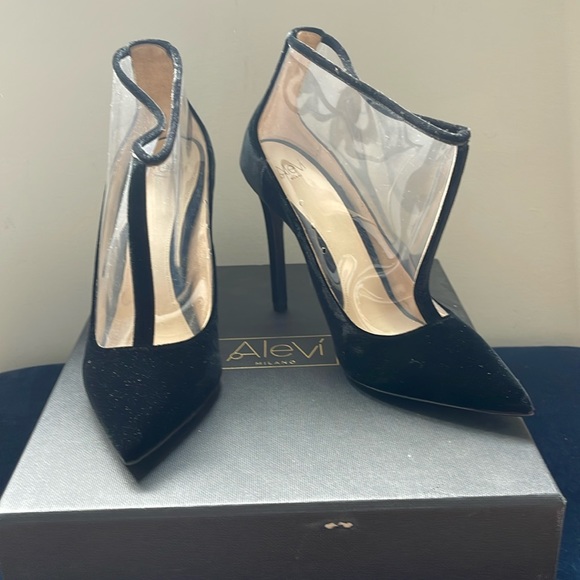 Alevi stilletos - Picture 1 of 3
